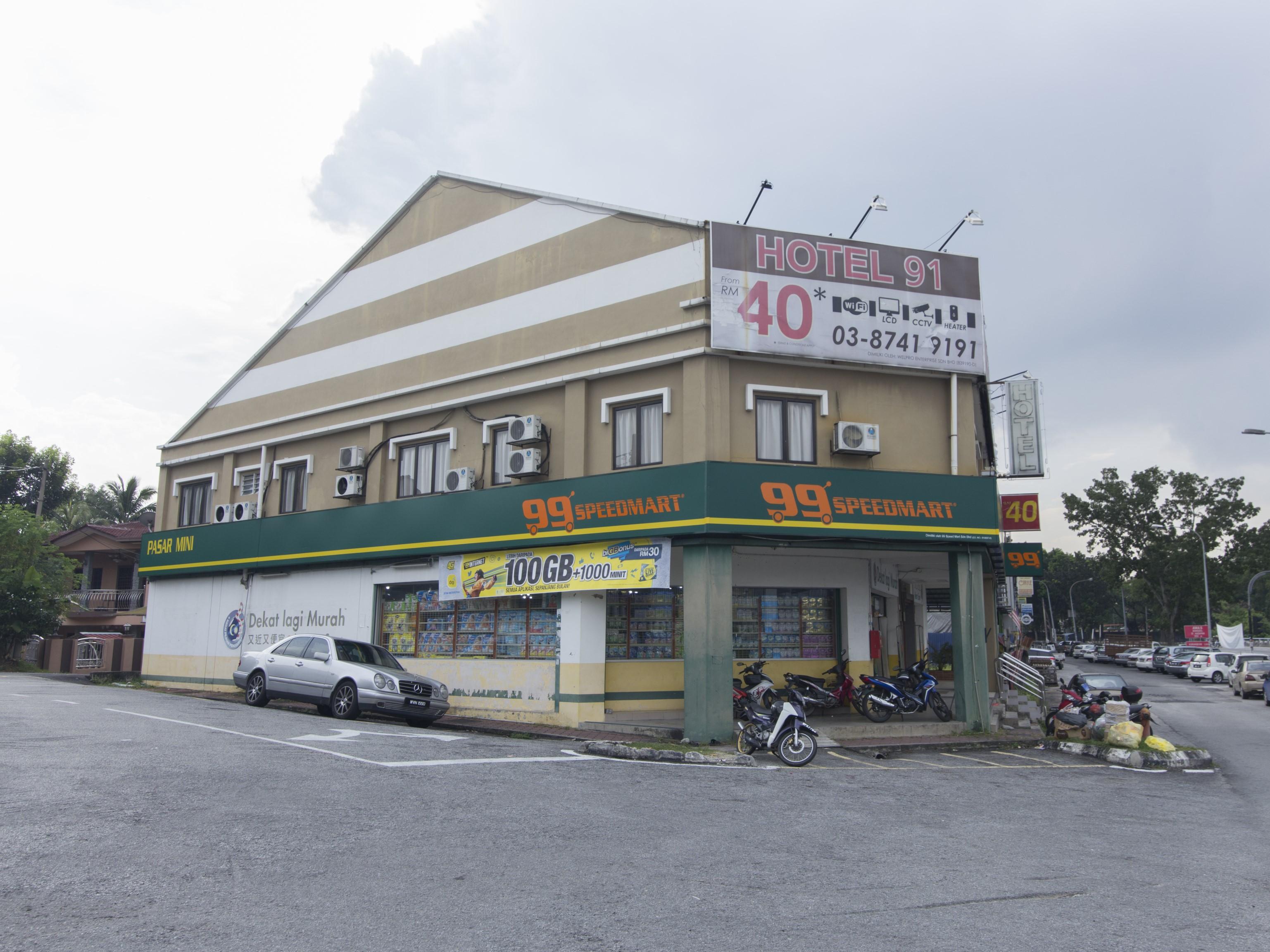 Oyo 91130 Hotel 91 Bukit Mewah Kajang Esterno foto