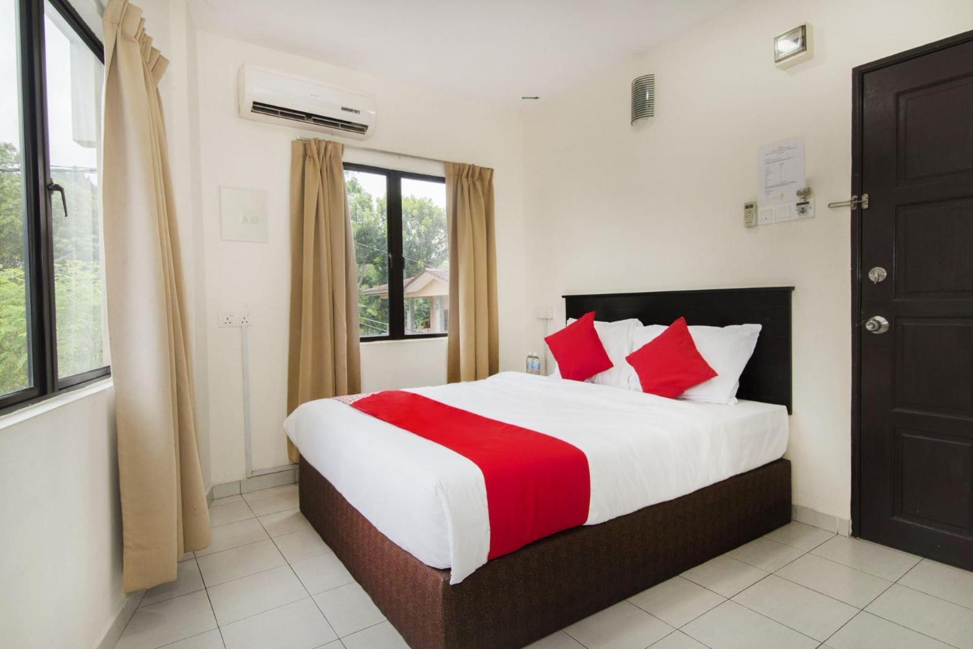 Oyo 91130 Hotel 91 Bukit Mewah Kajang Esterno foto