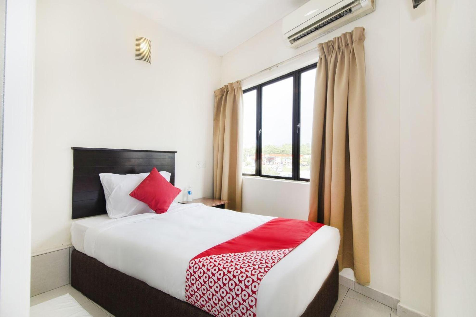 Oyo 91130 Hotel 91 Bukit Mewah Kajang Esterno foto