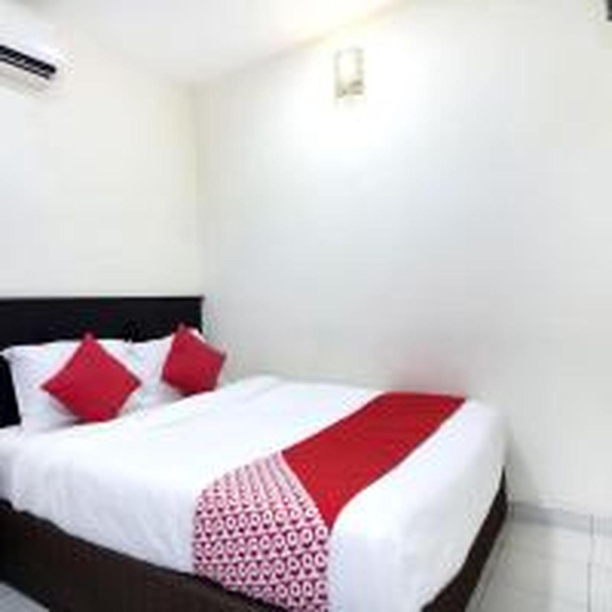 Oyo 91130 Hotel 91 Bukit Mewah Kajang Esterno foto
