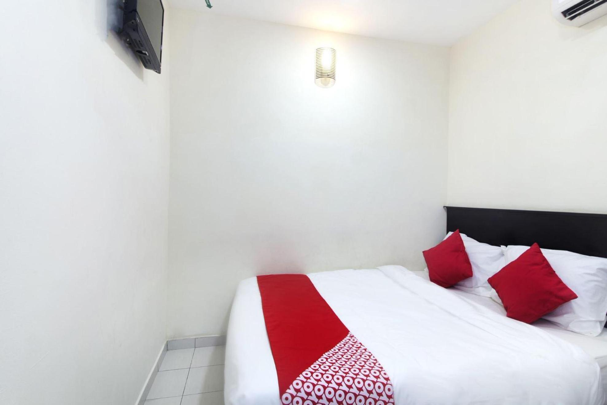 Oyo 91130 Hotel 91 Bukit Mewah Kajang Esterno foto