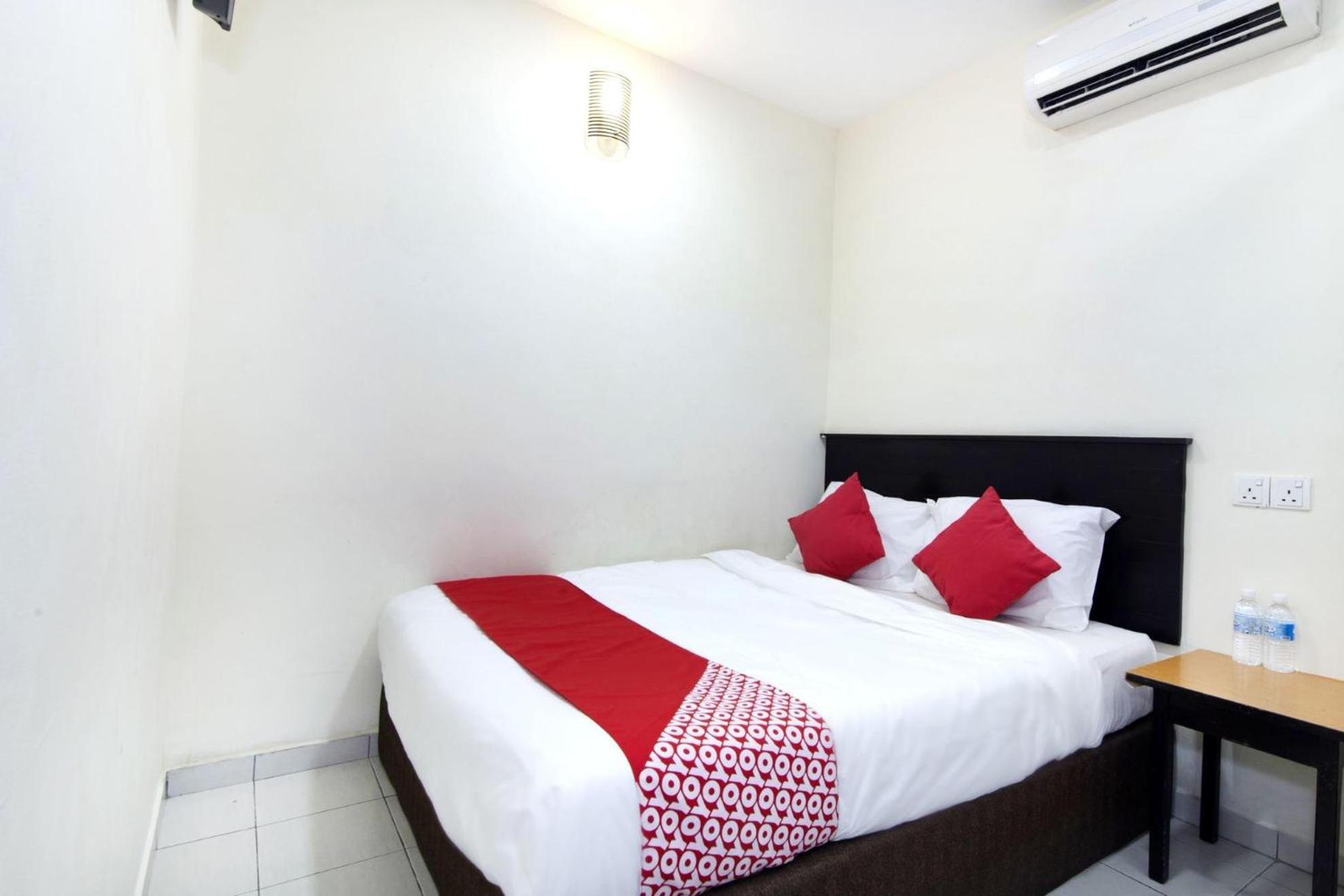 Oyo 91130 Hotel 91 Bukit Mewah Kajang Esterno foto